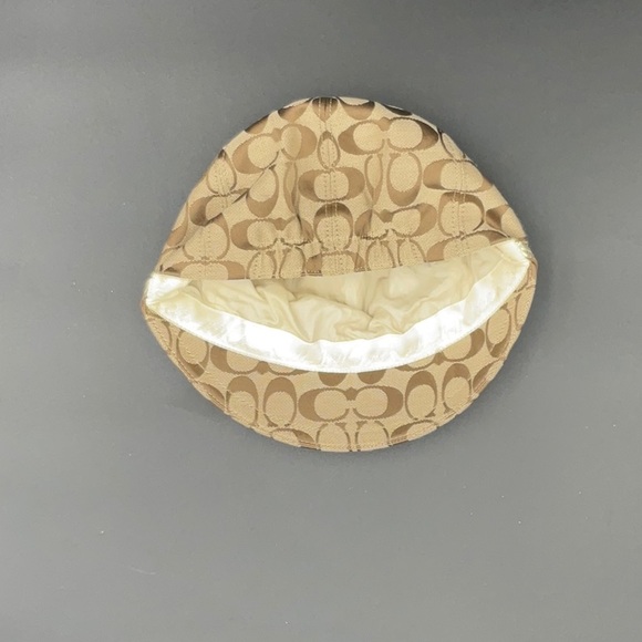 Coach Hat/Cap Newsboy style.Signature print. Tan/Metallic Leather trim.Original. - Picture 12 of 16